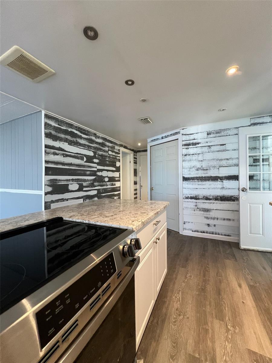 SENATE MANOR UNREC - Residential