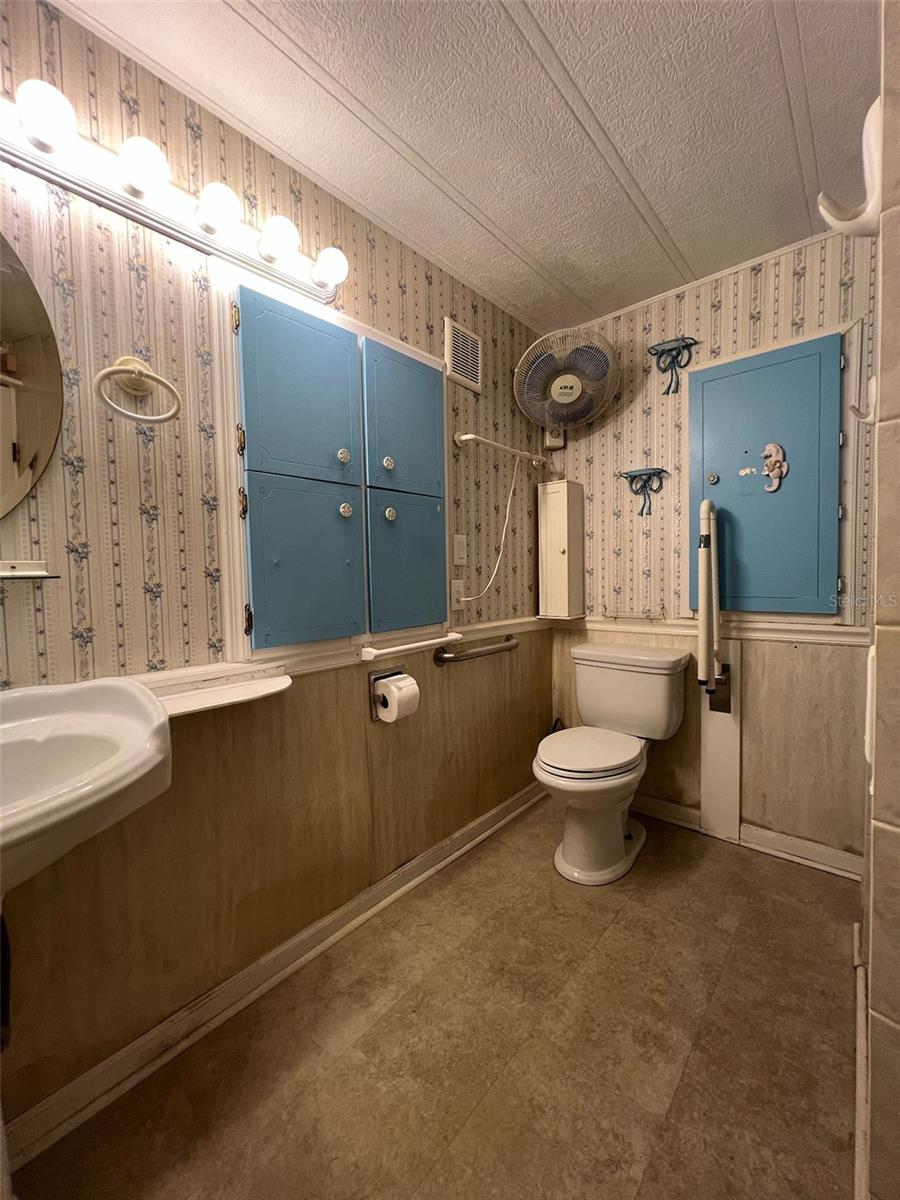 SENATE MANOR UNREC - Residential