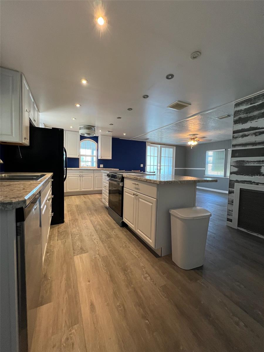 SENATE MANOR UNREC - Residential