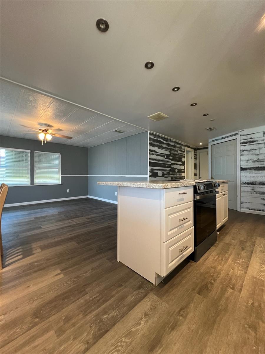 SENATE MANOR UNREC - Residential