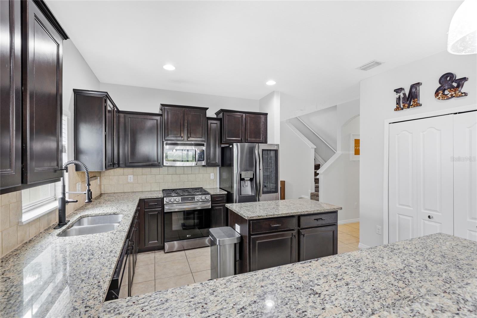 OAK VISTAS - Residential