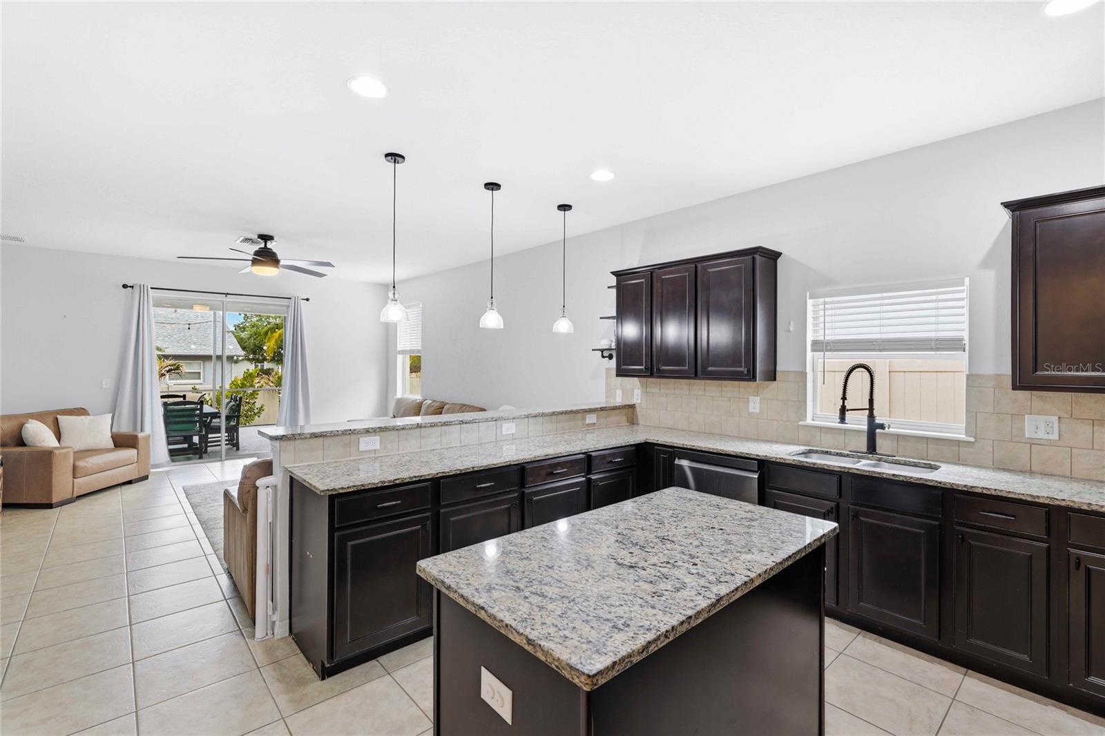 OAK VISTAS - Residential