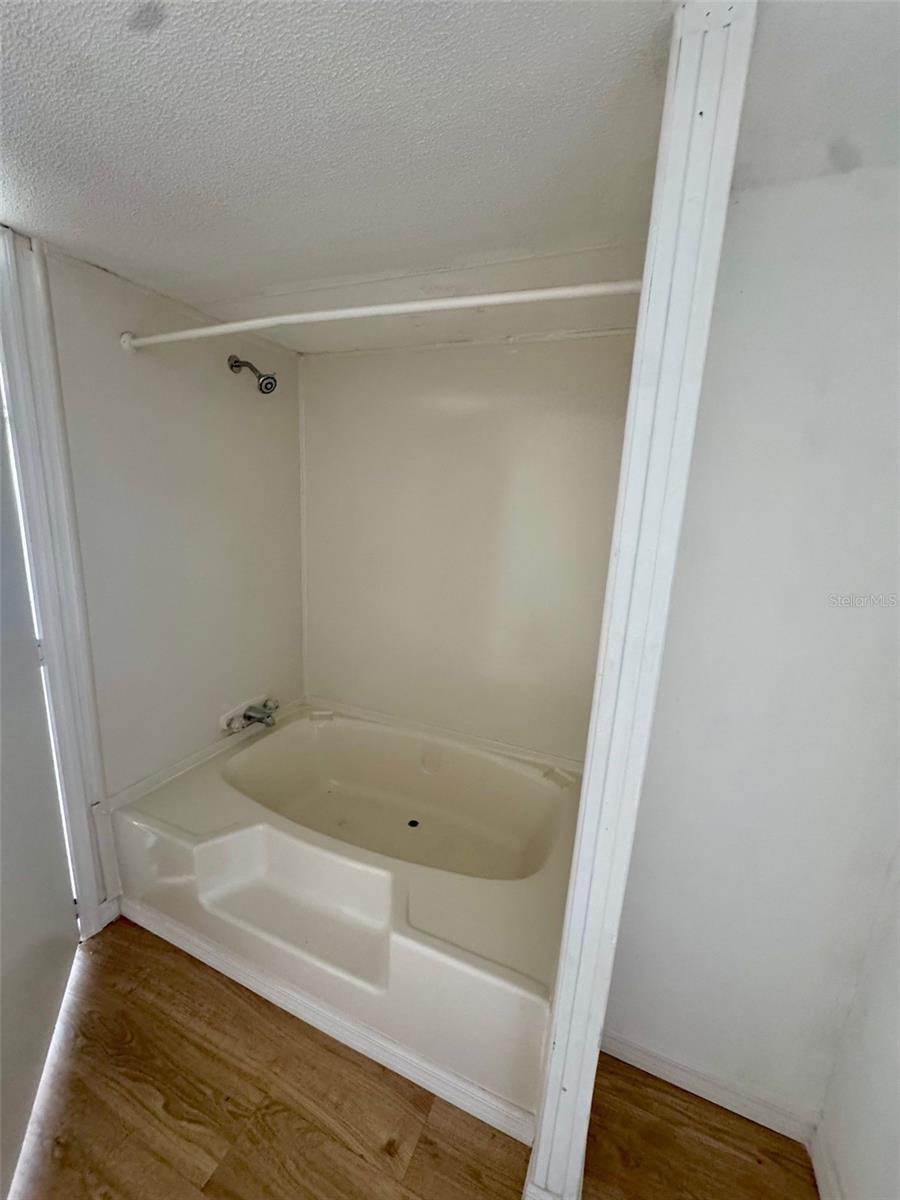 ANGUS VALLEY - Residential