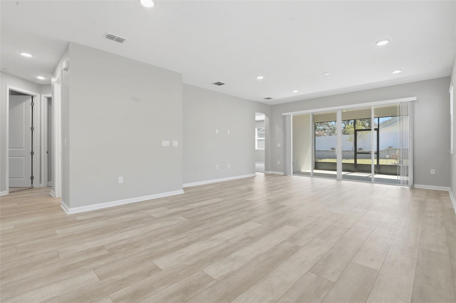 SEASONS/SILVER BASIN - Residential