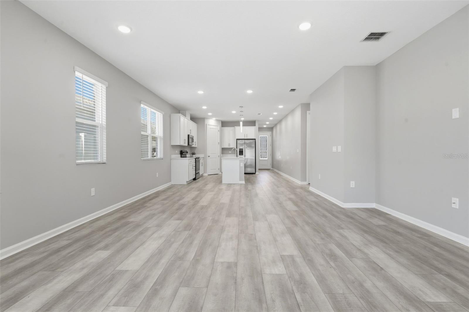 SEASONS/SILVER BASIN - Residential