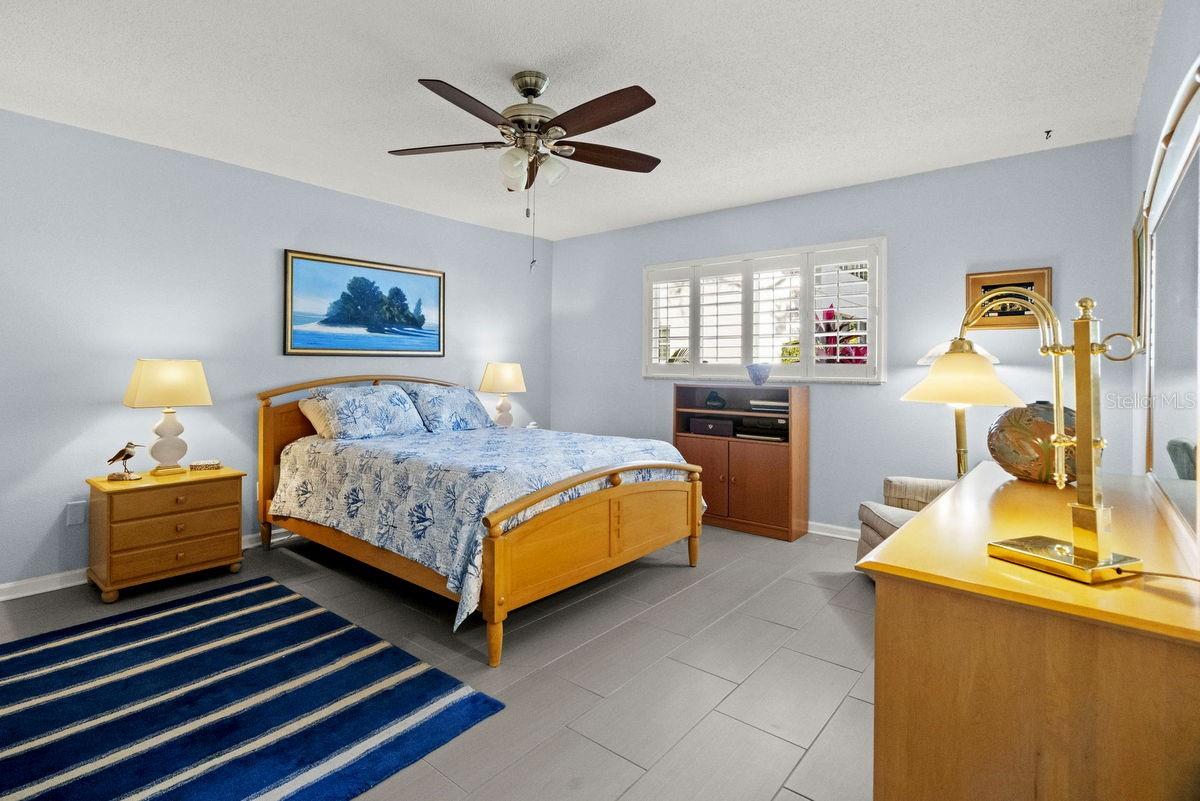 DOUGLAS ARMS - Residential