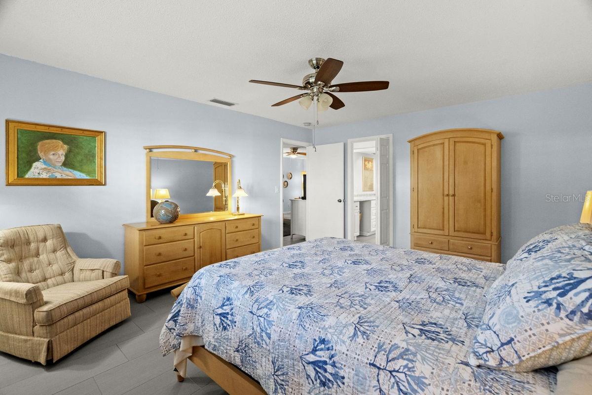 DOUGLAS ARMS - Residential