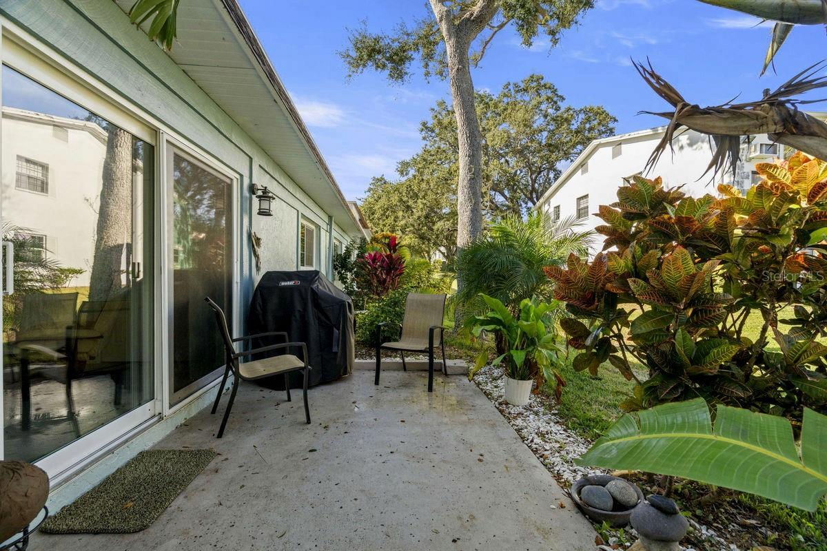 DOUGLAS ARMS - Residential