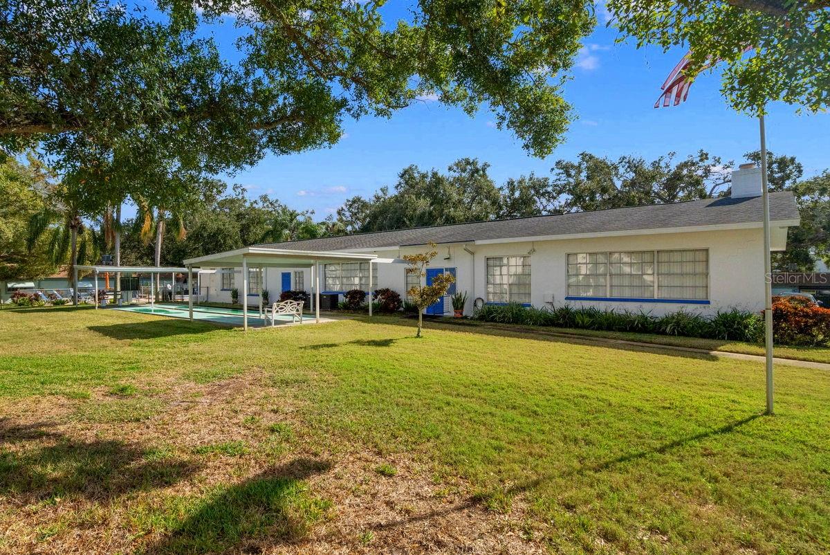 DOUGLAS ARMS - Residential