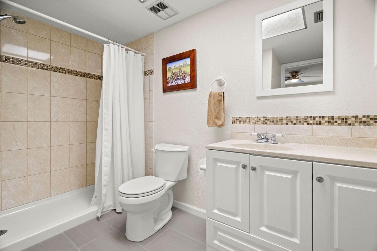 DOUGLAS ARMS - Residential