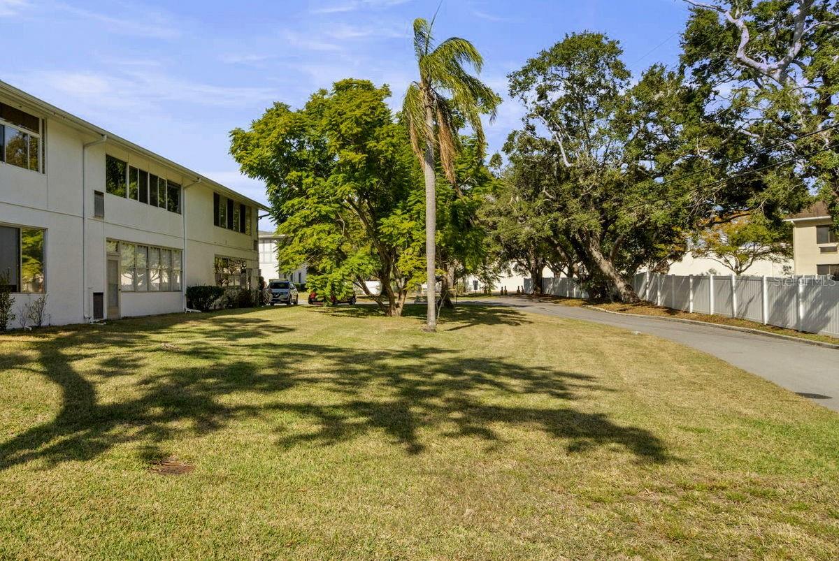 DOUGLAS ARMS - Residential