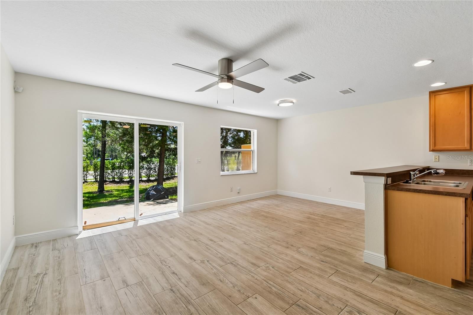 4084 PITCH PINE CIRCLE