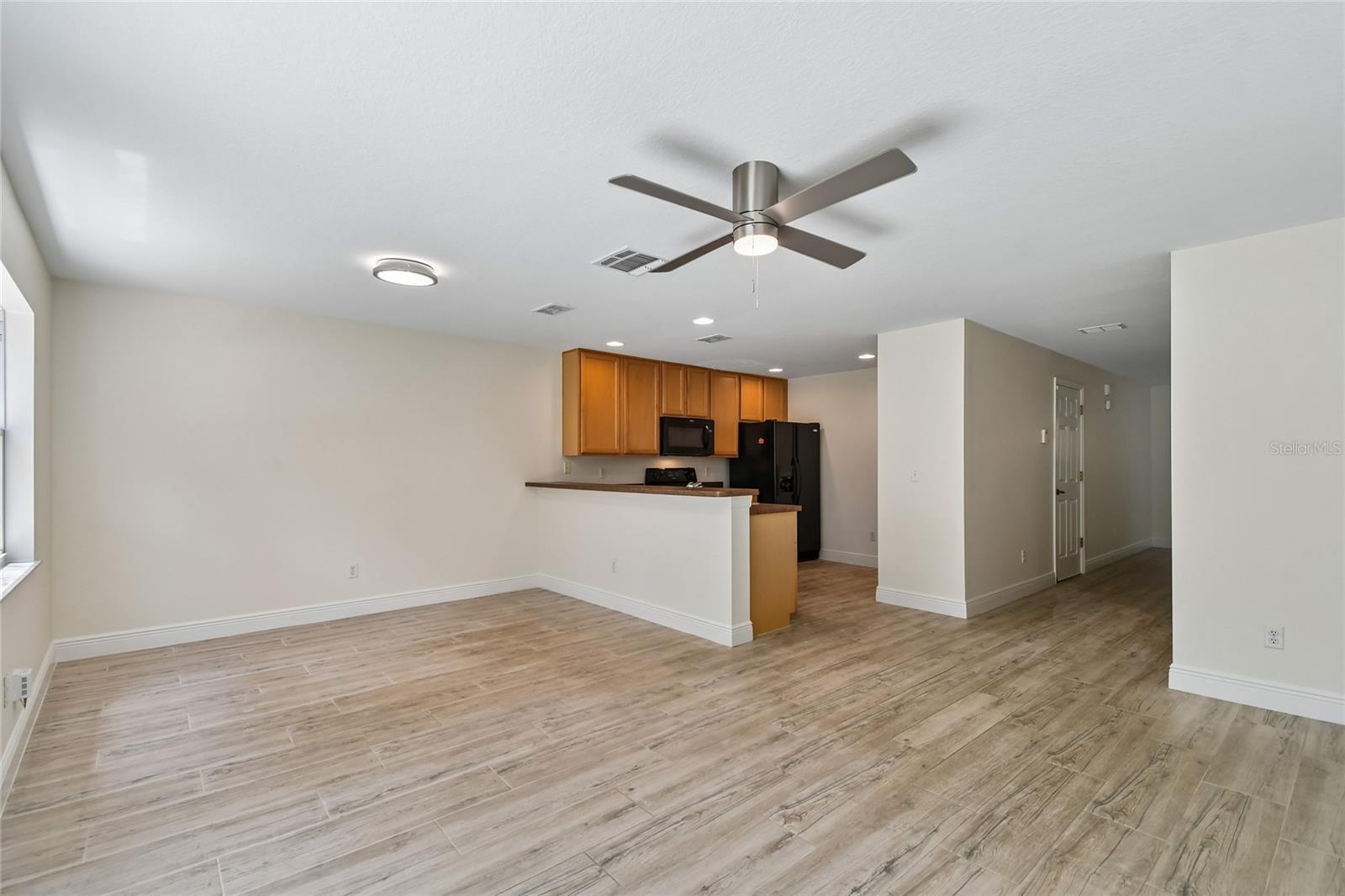 4084 PITCH PINE CIRCLE