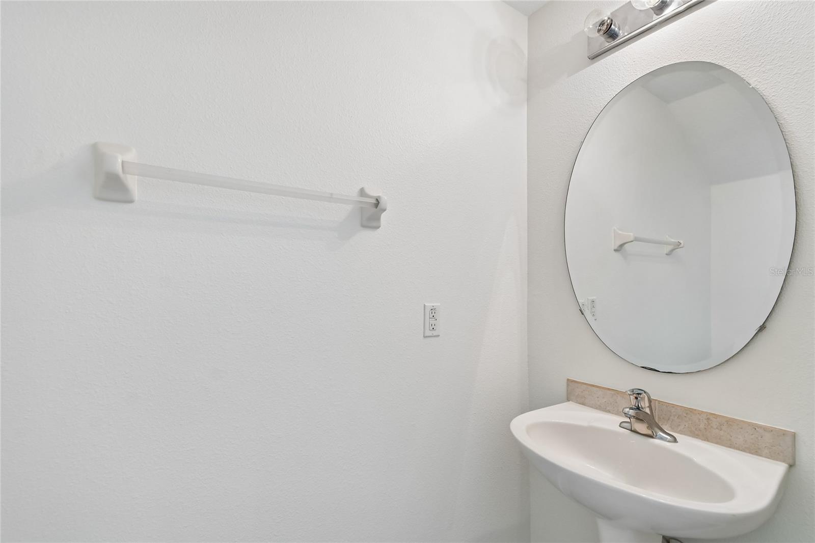 4084 PITCH PINE CIRCLE
