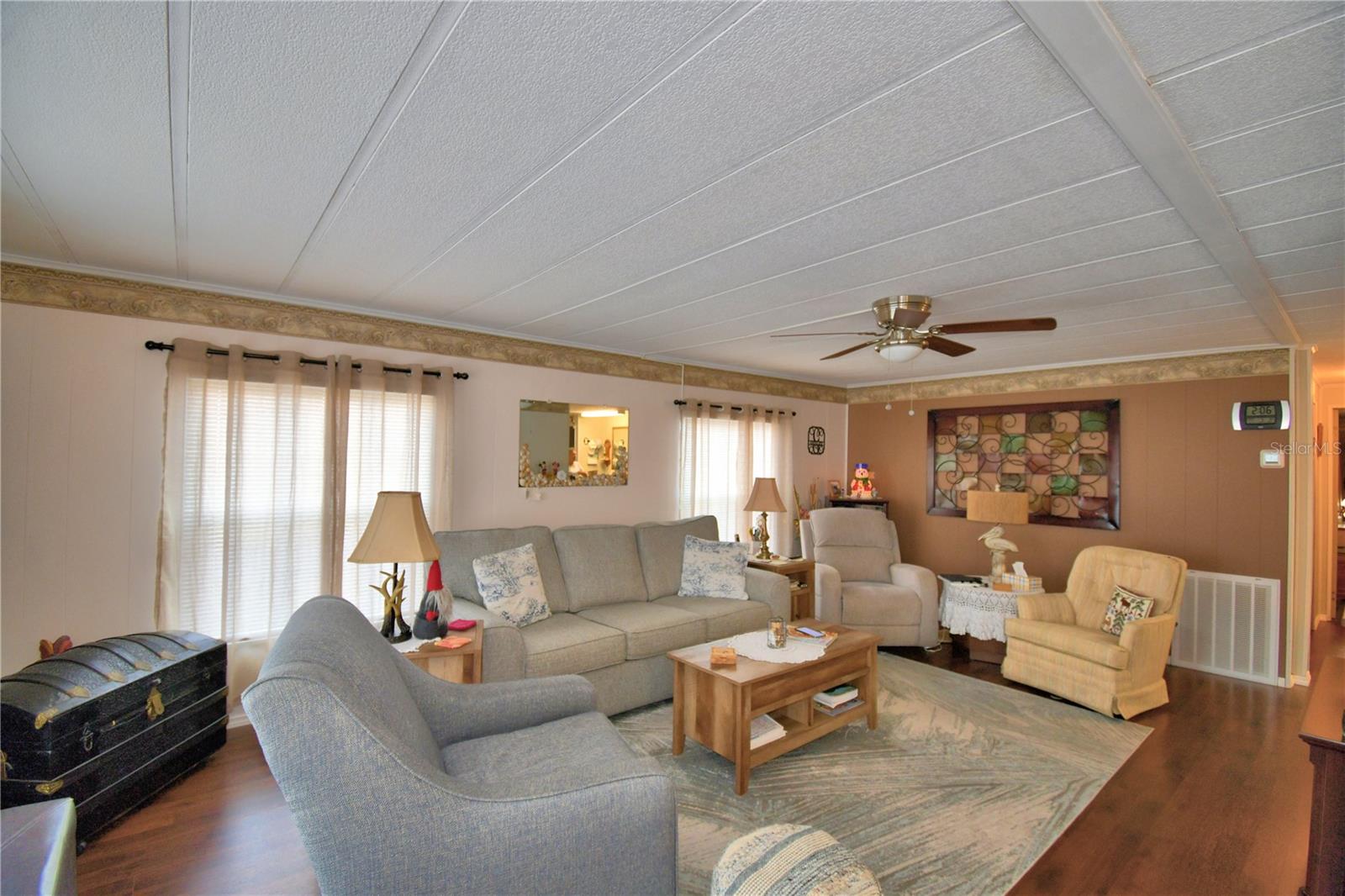 4115 ROLLING OAKS DRIVE