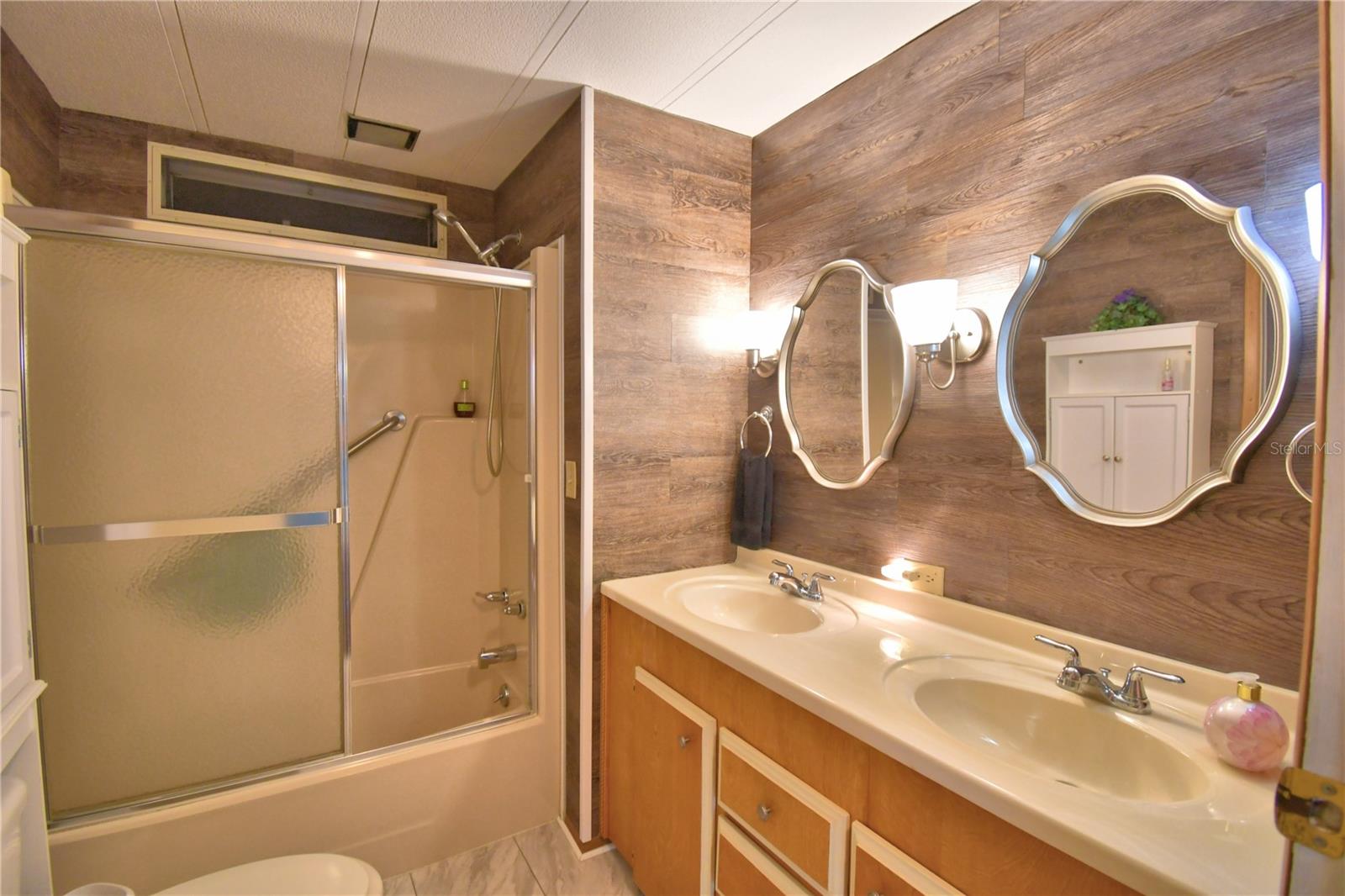 OAKWOOD ESTATES - Residential