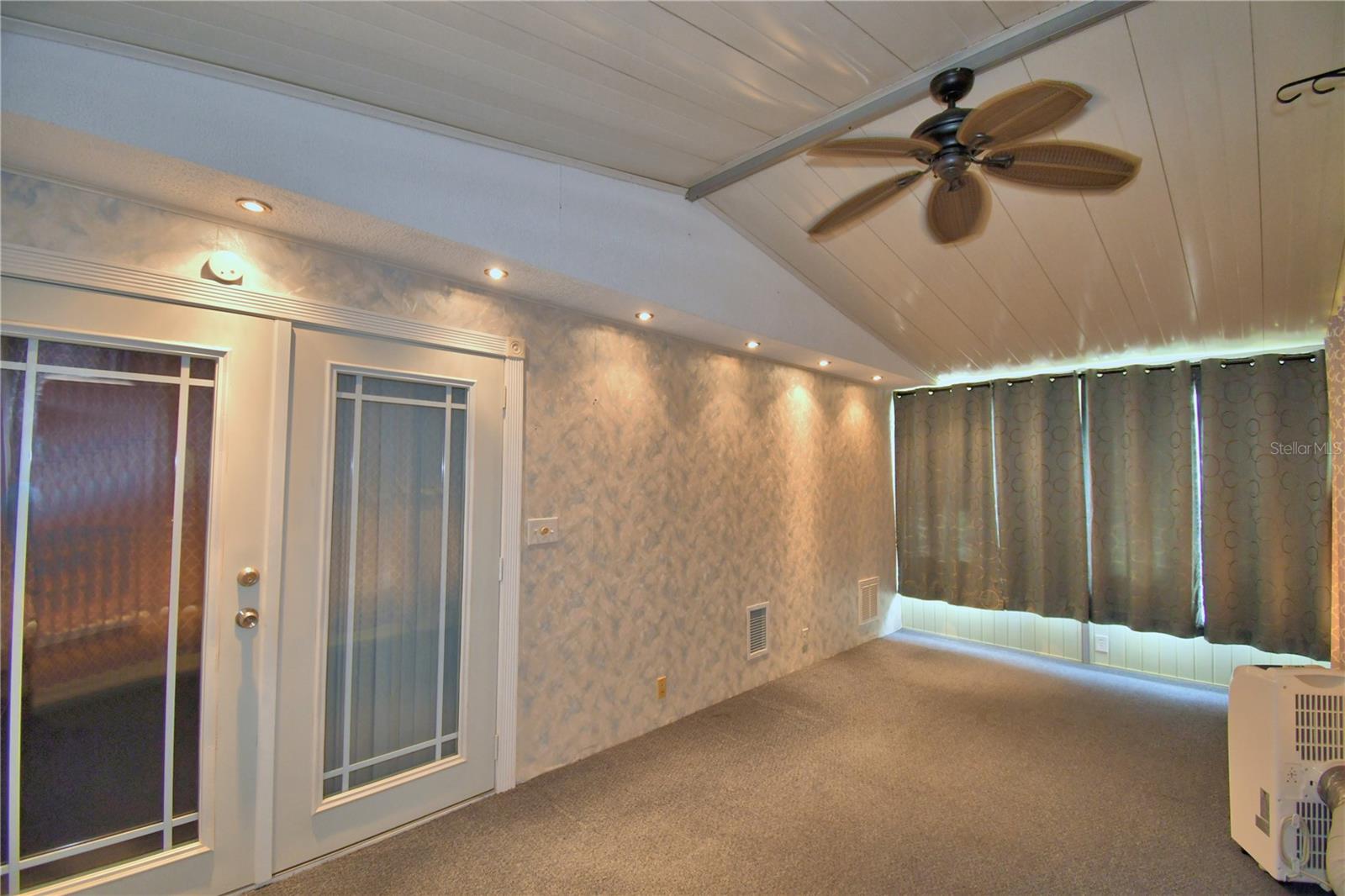 OAKWOOD ESTATES - Residential