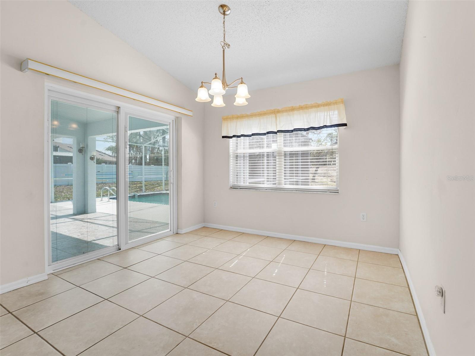 FAIRWAY OAKS - Residential