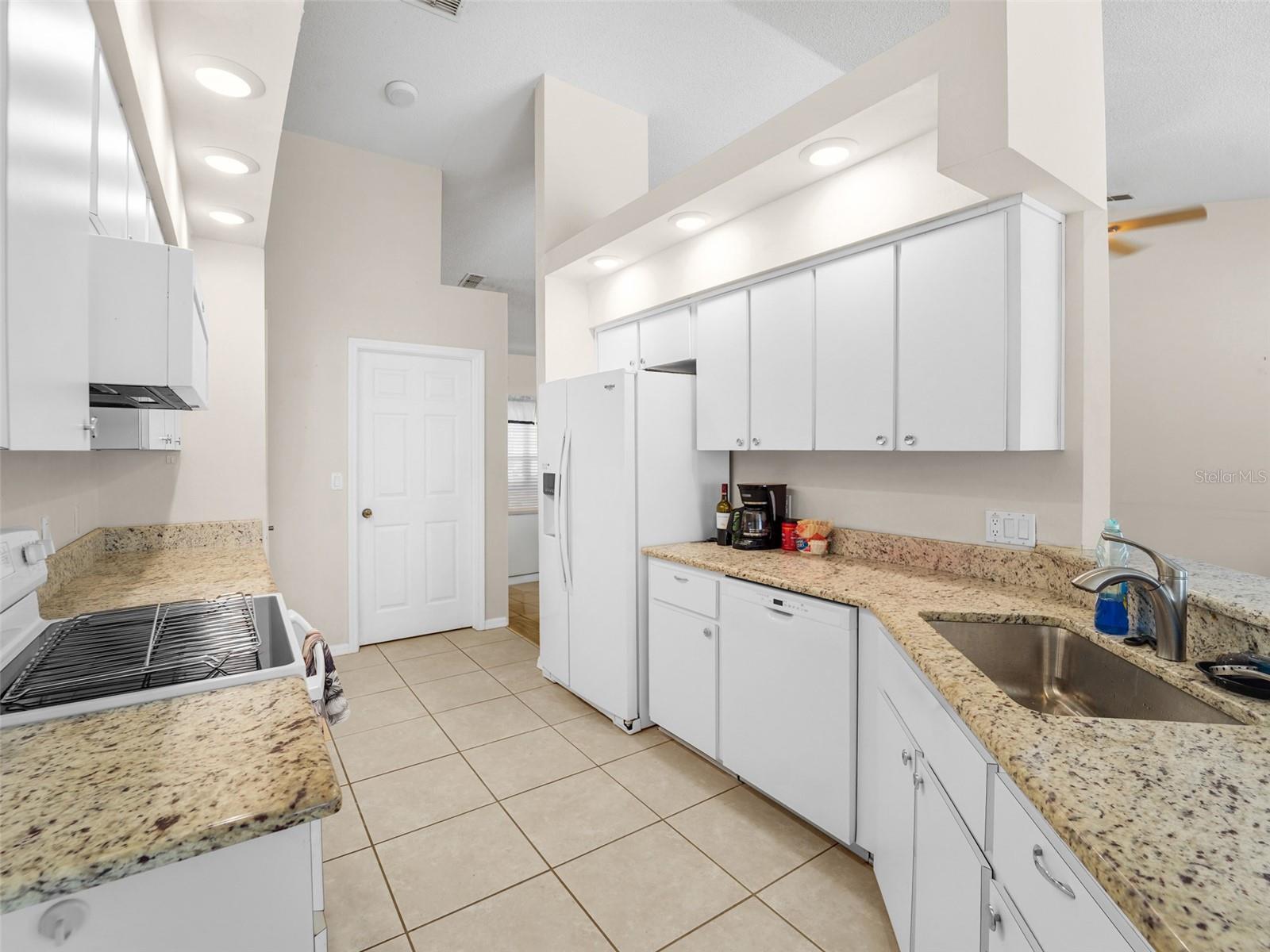 FAIRWAY OAKS - Residential