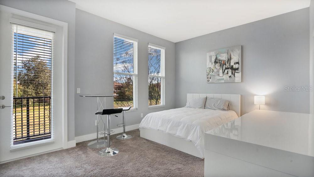 SOHO/LAKESIDE PH 1 BLDG 4 - Residential