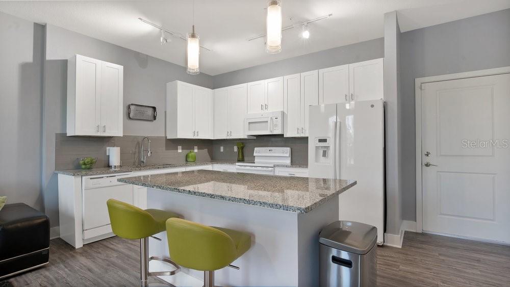 SOHO/LAKESIDE PH 1 BLDG 4 - Residential