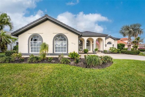 A home in PORT CHARLOTTE