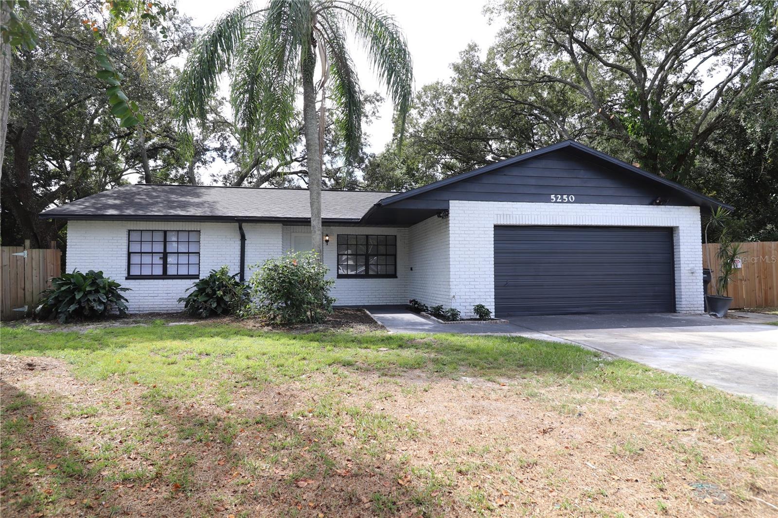 PRESIDENTIAL MANOR UNIT 2A - Residential