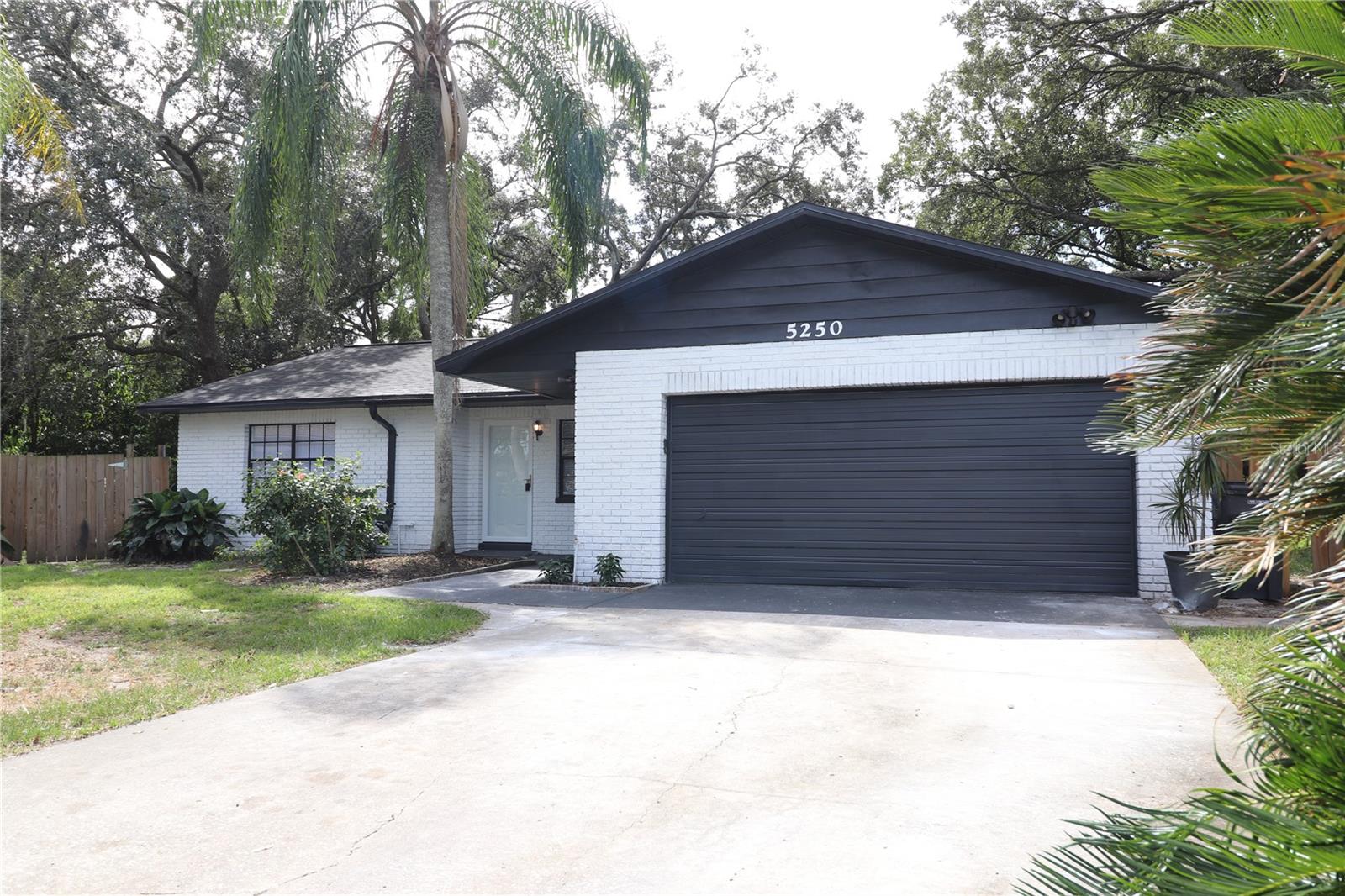 PRESIDENTIAL MANOR UNIT 2A - Residential