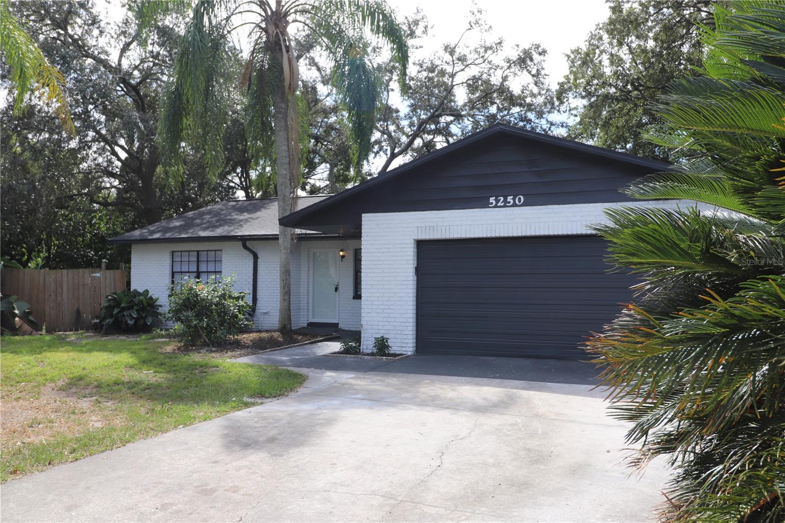 PRESIDENTIAL MANOR UNIT 2A - Residential