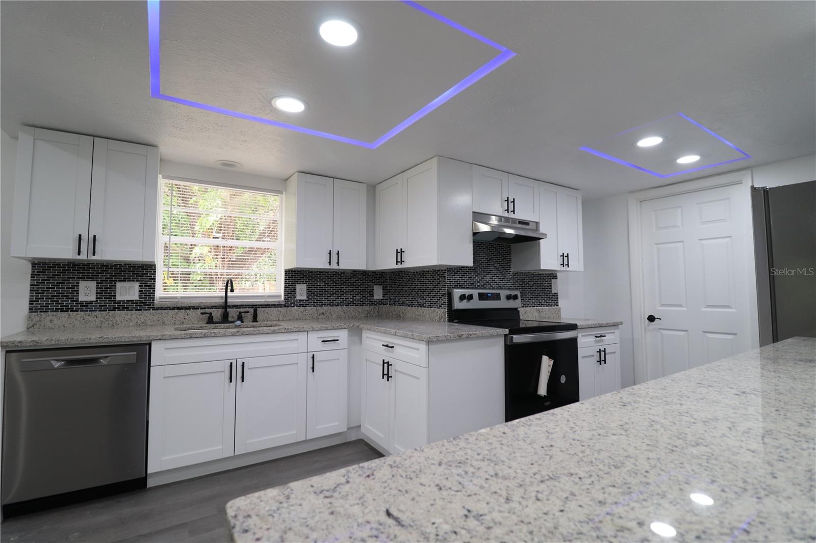 PRESIDENTIAL MANOR UNIT 2A - Residential