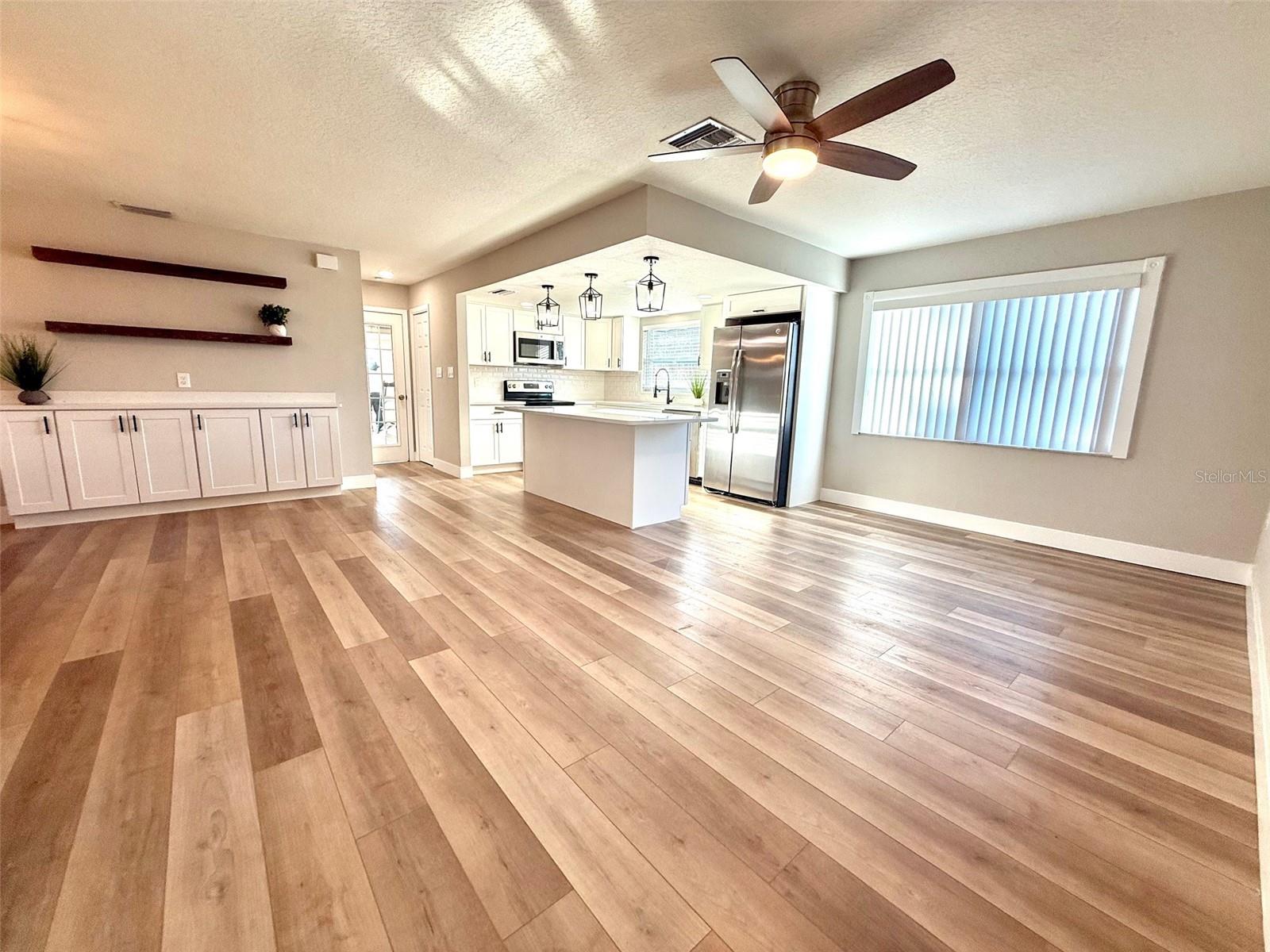 HOLIDAY LAKES WEST - Residential