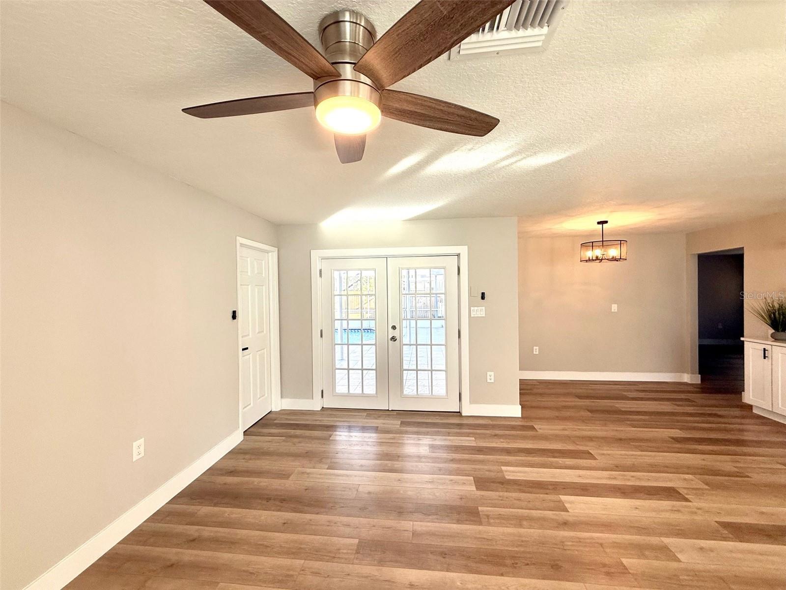 HOLIDAY LAKES WEST - Residential