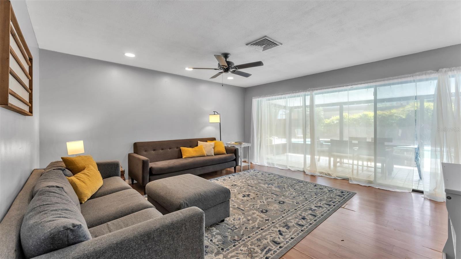 FOX RUN - Residential