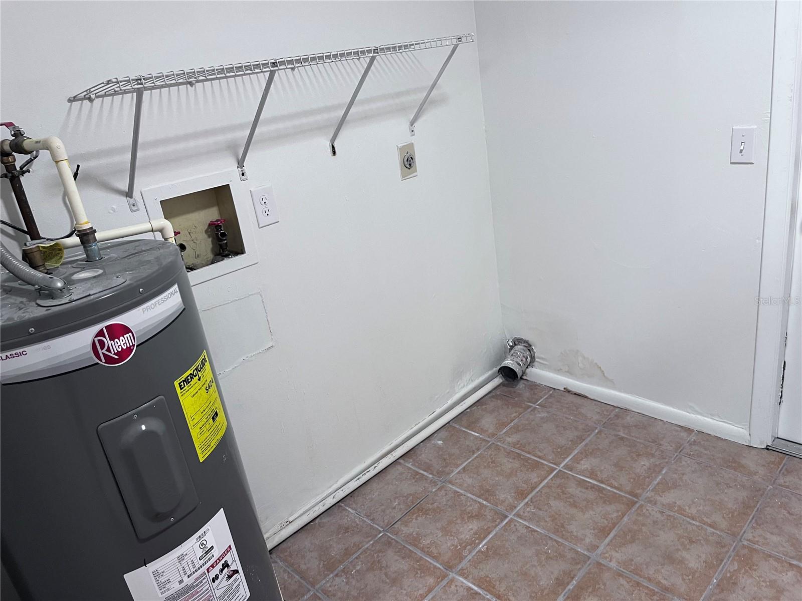 ROSEDALE MANOR - Residential Lease