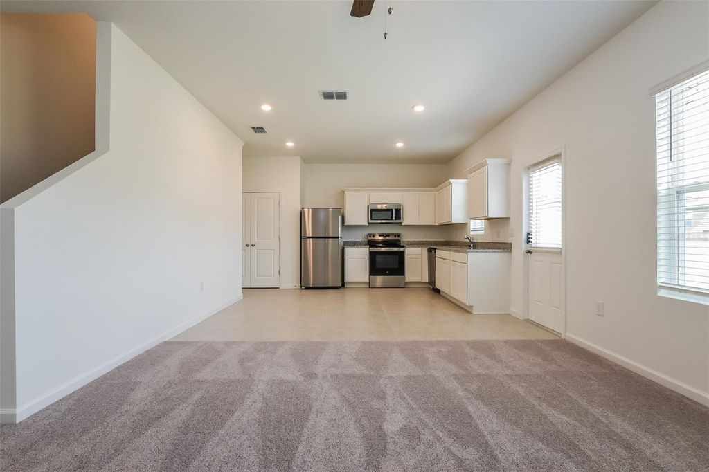 Photo of 2042 Hemingway Circle, Groveland, FL 34736 (MLS # O6395377)