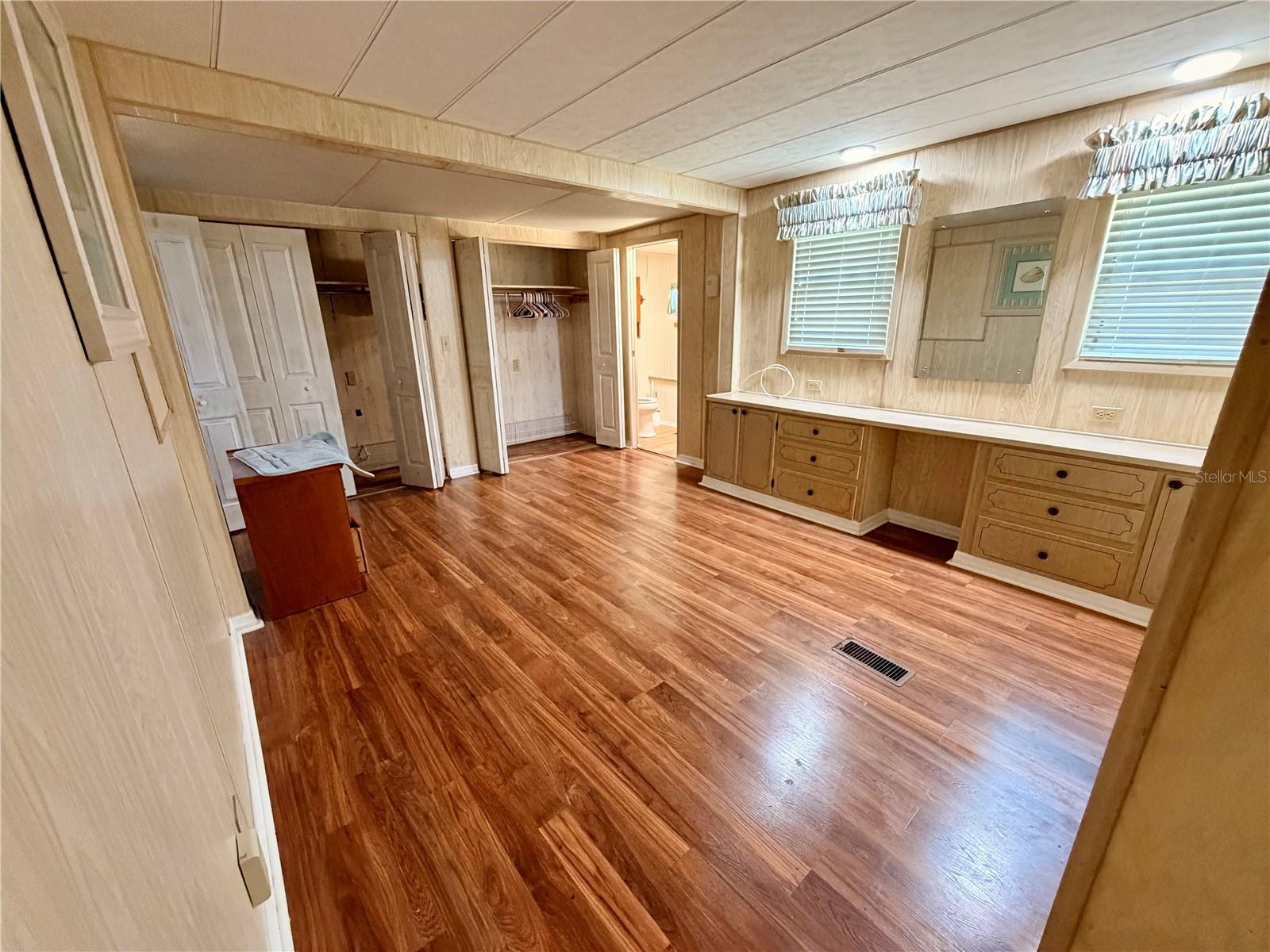 HOLIDAY PARK - Residential