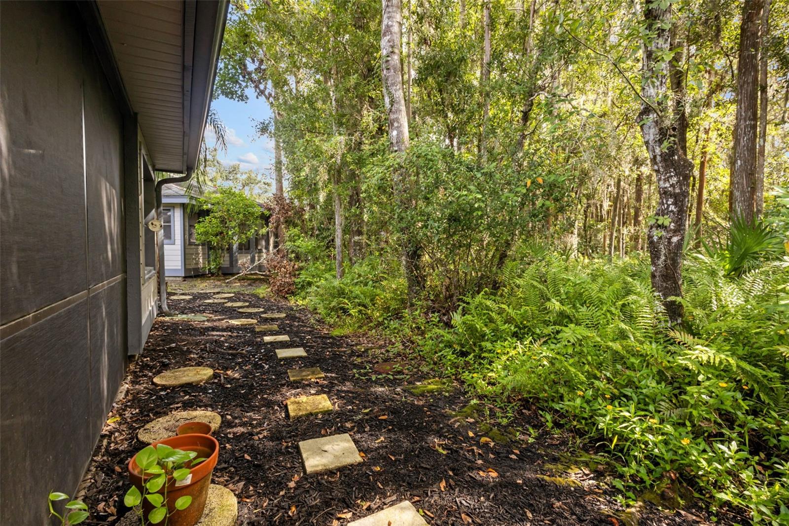 HUNTERS TRAIL TWNHMS - Residential