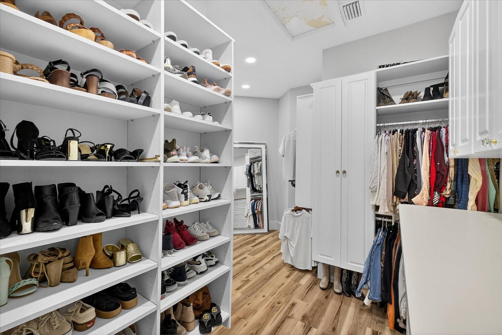 THE RESERVE OF OLD TAMPA BAY - Residential