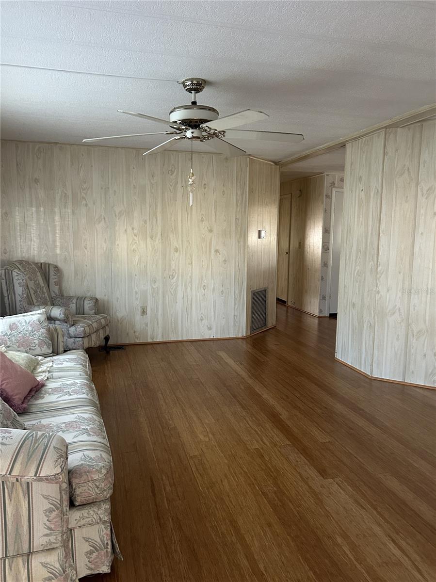SHADY OAKS MOBILE MODULAR ESTATES - Residential