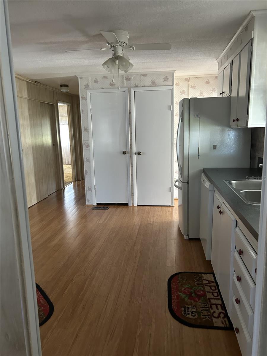 SHADY OAKS MOBILE MODULAR ESTATES - Residential