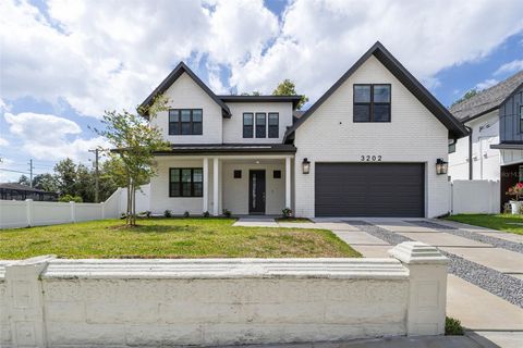 Photo of 3202 W Arch Street, Tampa, FL 33607 (MLS # TB8503632)