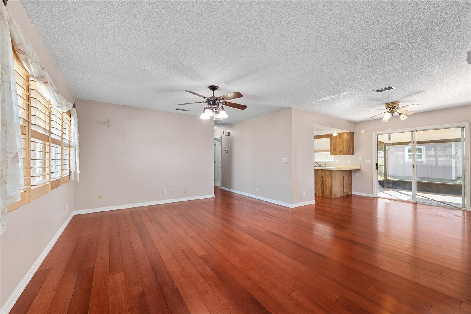 GREEN MEADOWS FIRST ADD - Residential