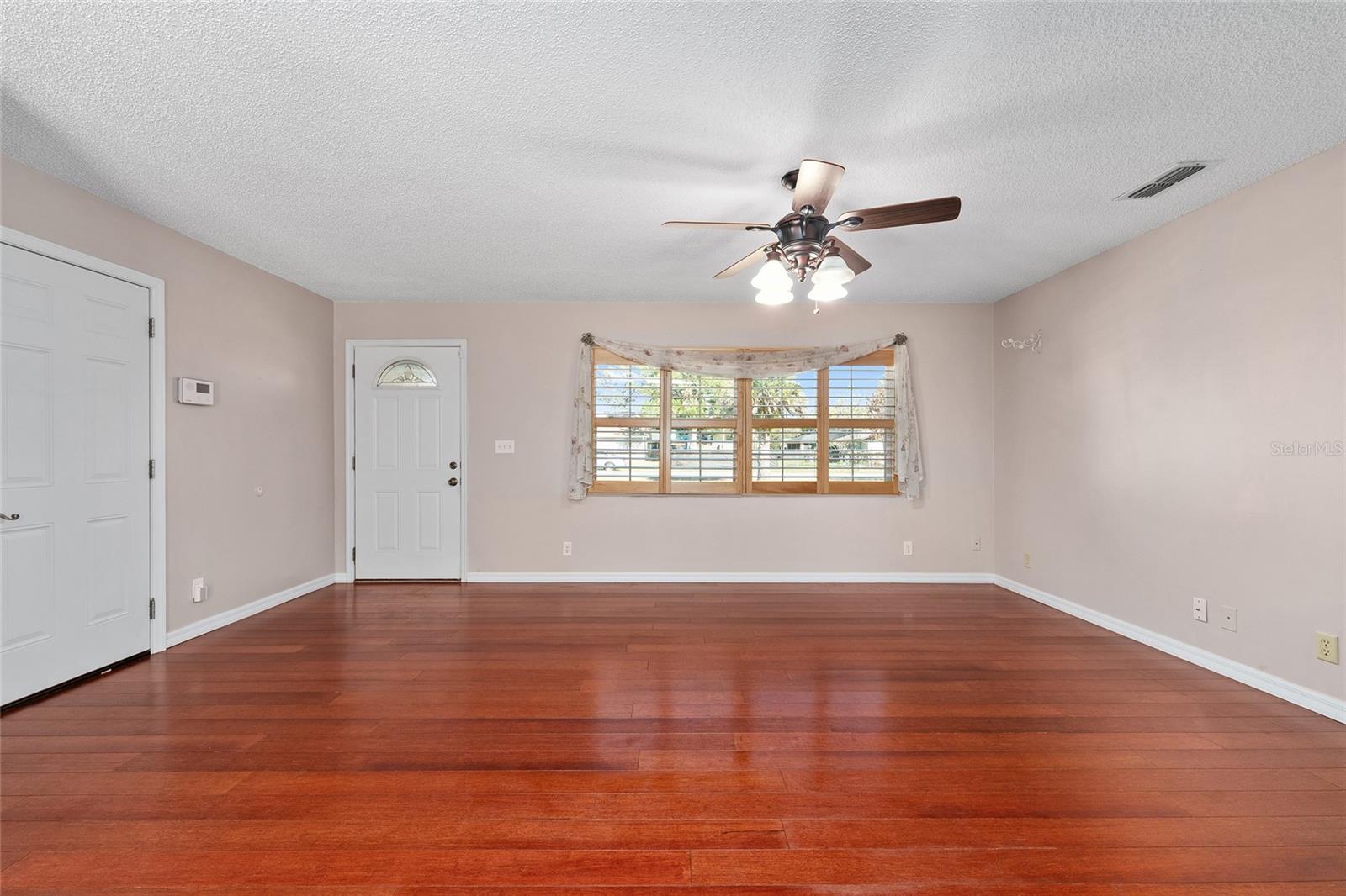 GREEN MEADOWS FIRST ADD - Residential