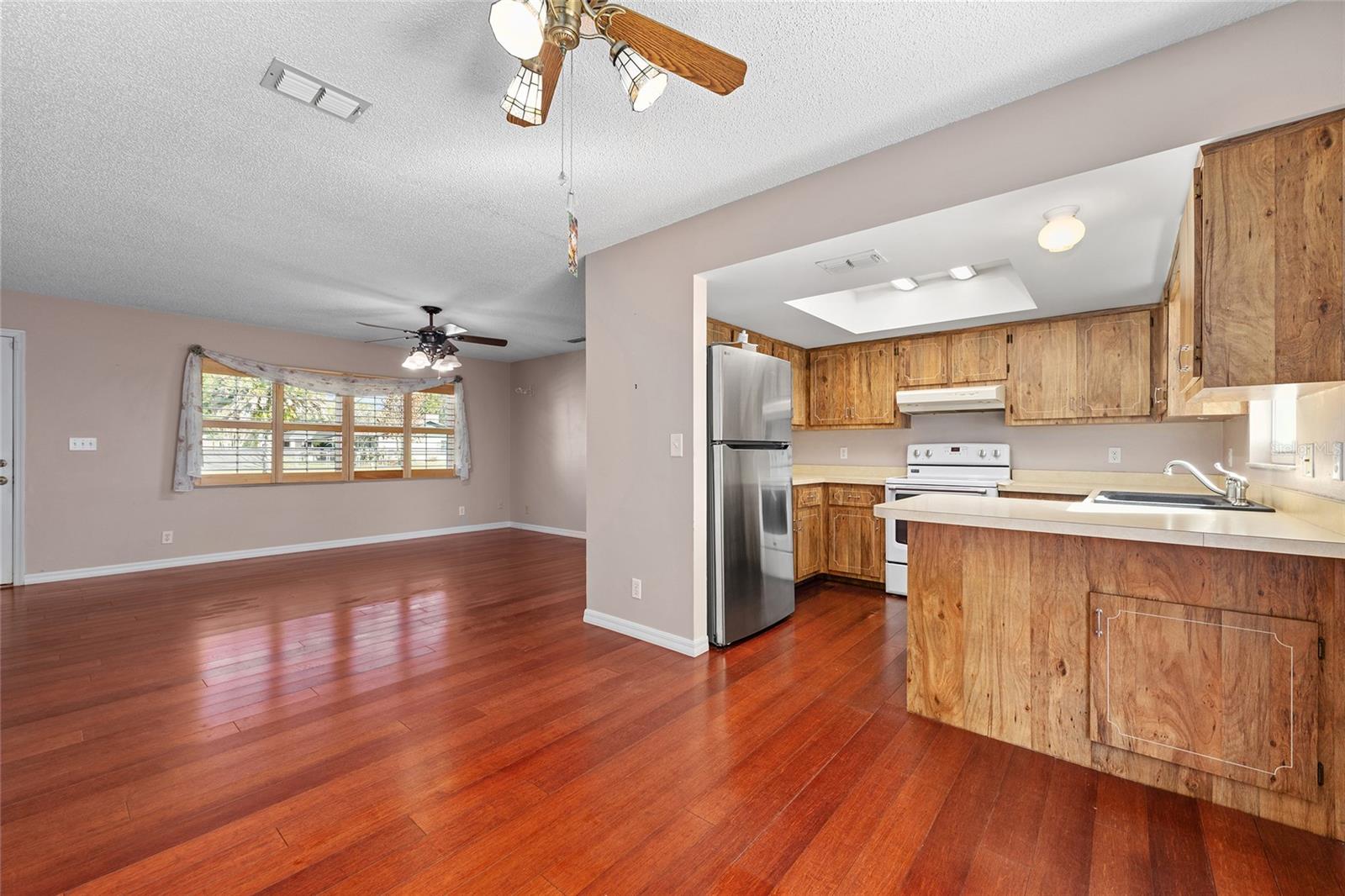 GREEN MEADOWS FIRST ADD - Residential