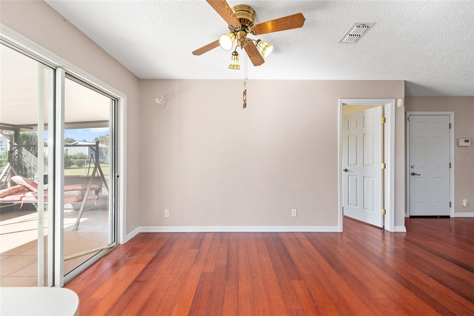 GREEN MEADOWS FIRST ADD - Residential