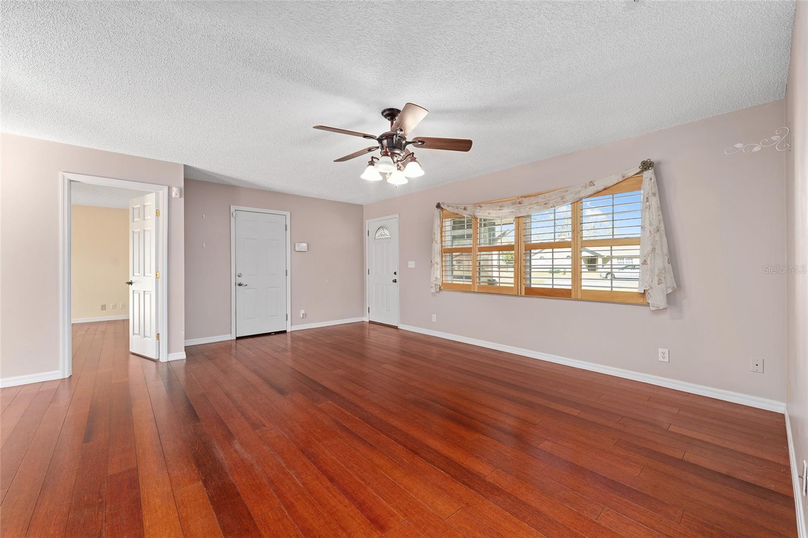 GREEN MEADOWS FIRST ADD - Residential