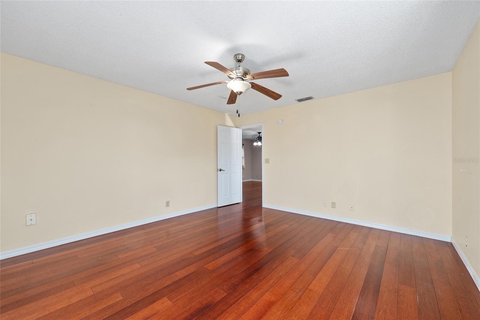 GREEN MEADOWS FIRST ADD - Residential