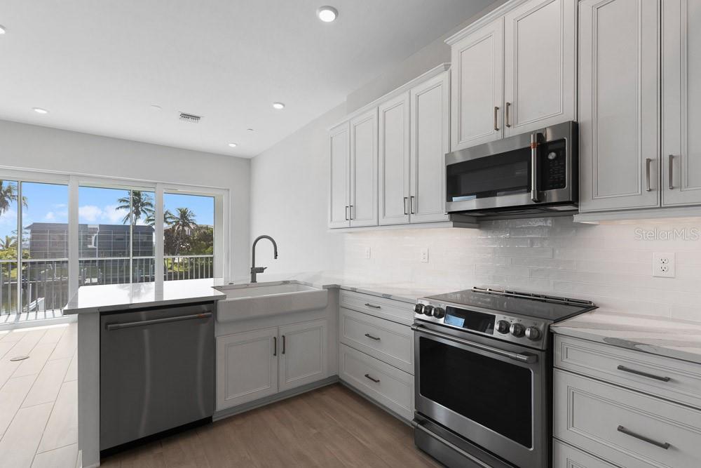 1617 SEA HAVEN DRIVE 501