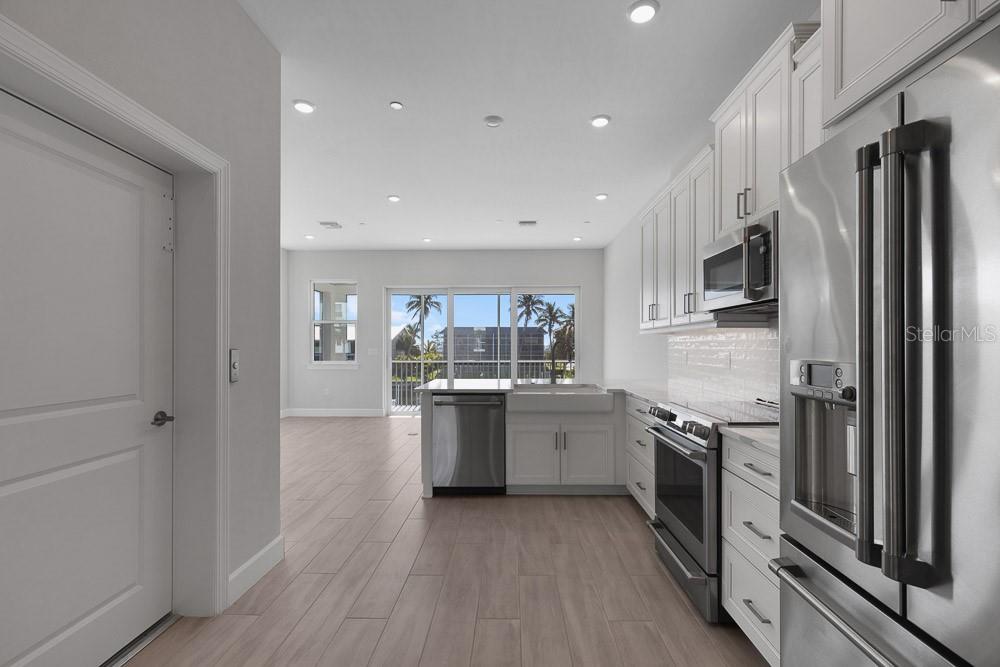 1617 SEA HAVEN DRIVE 501