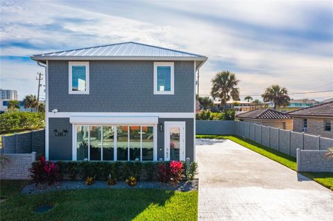 A home in DAYTONA BEACH